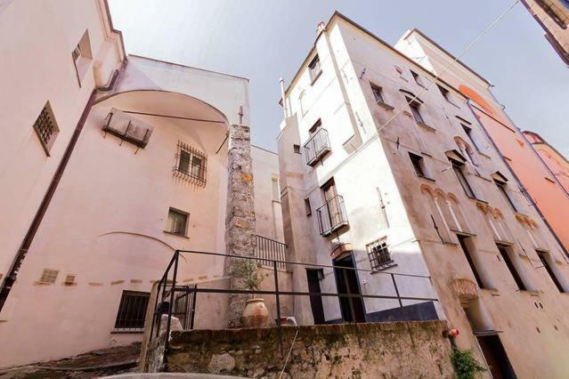 Lovingenoa - Antico Convento Apartment Ngoại thất bức ảnh