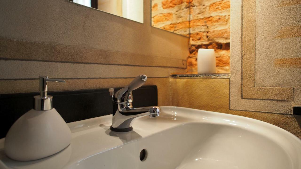 Lovingenoa - Antico Convento Apartment Ngoại thất bức ảnh
